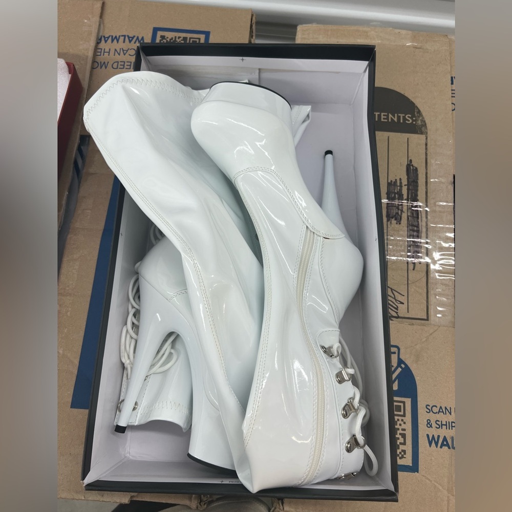 Pleaser Delight Size 9